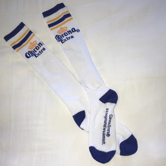 NWOT Corona outfit - Picture 4 of 4